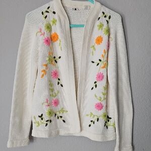 Vintage Floral Embroidered White Sweater